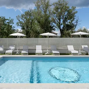 Ervill Hotel